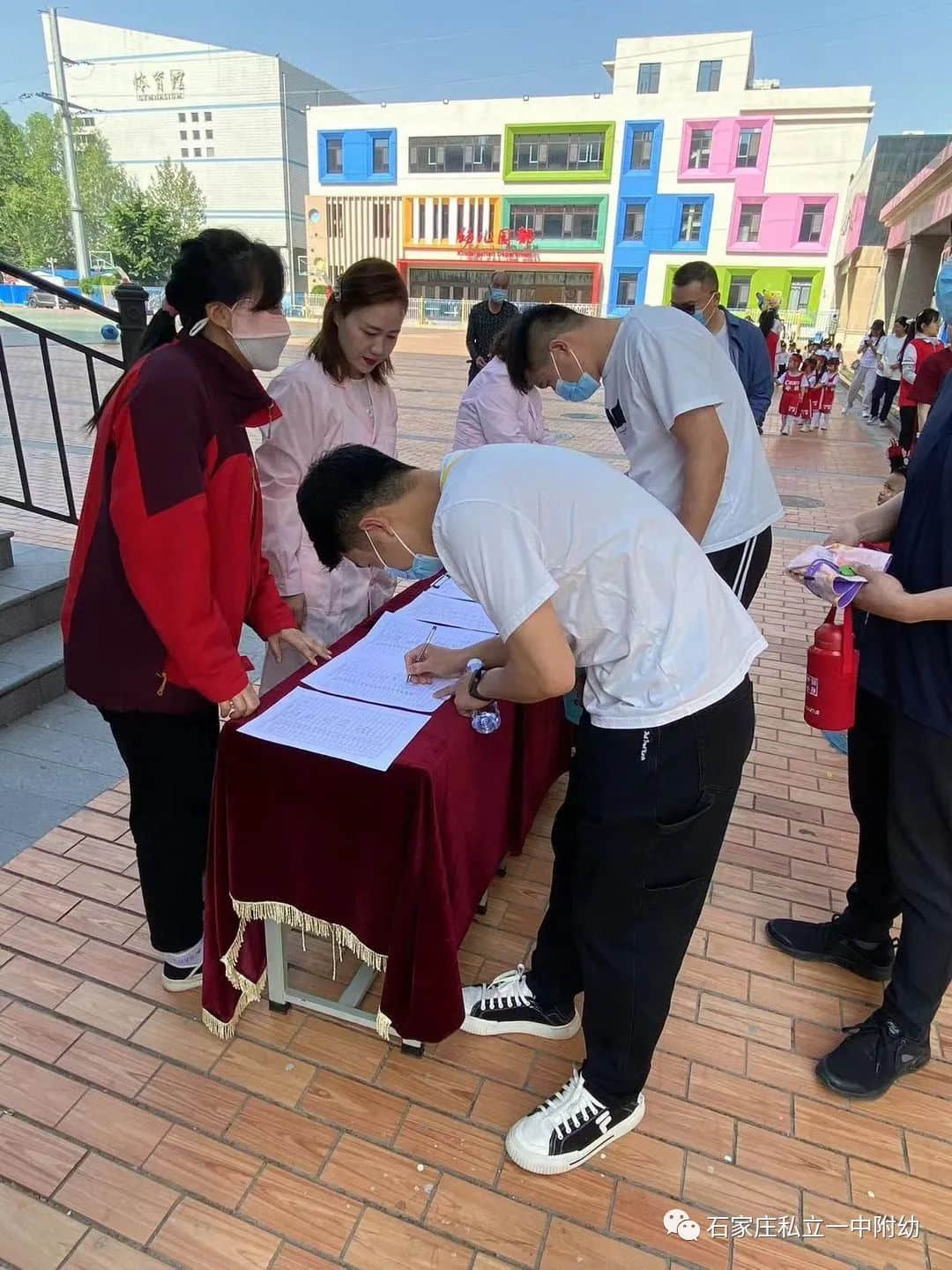 【親子運(yùn)動會】石家莊市私立第一中學(xué)幼兒園親子運(yùn)動會——為愛奔跑，勇敢做自己