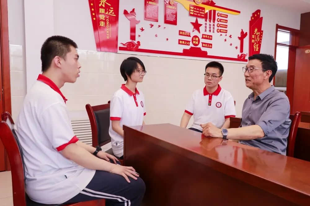 名師工作室丨記我校英語(yǔ)特級(jí)教師--柴速航