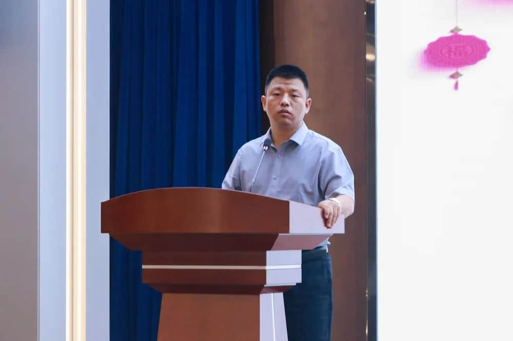 榜樣傳遞力量 拼搏成就夢想丨高中年級第三次調研考試成績表彰會