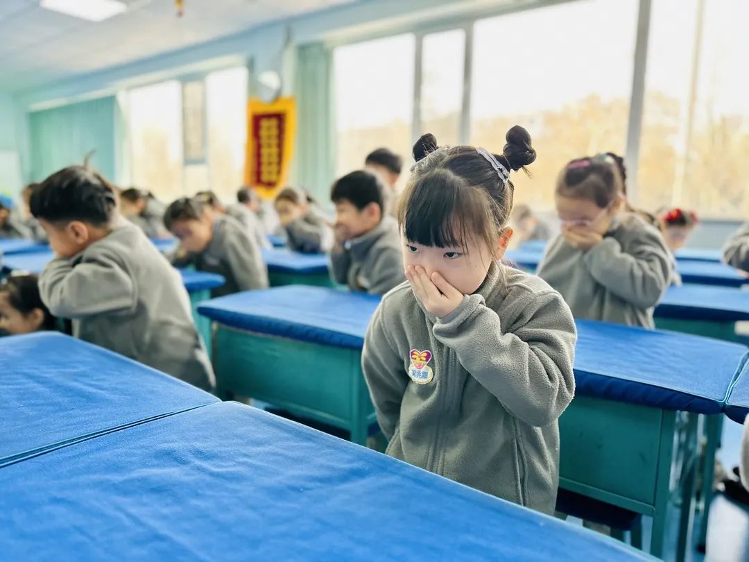 【預(yù)?消防】以“演”筑防，安全“童”行——石家莊私立一中附小預(yù)科部|消防安全進(jìn)校園