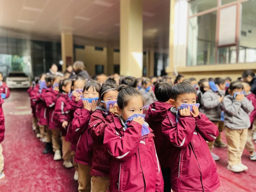 【預(yù)?消防】以“演”筑防，安全“童”行——石家莊私立一中附小預(yù)科部|消防安全進(jìn)校園