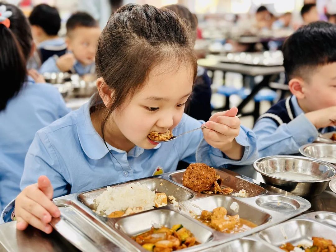 【預(yù)?美食】三餐四季 “食”光漫長(zhǎng) 專(zhuān)注營(yíng)養(yǎng)——石家莊私立一中附小預(yù)科部|每月食譜