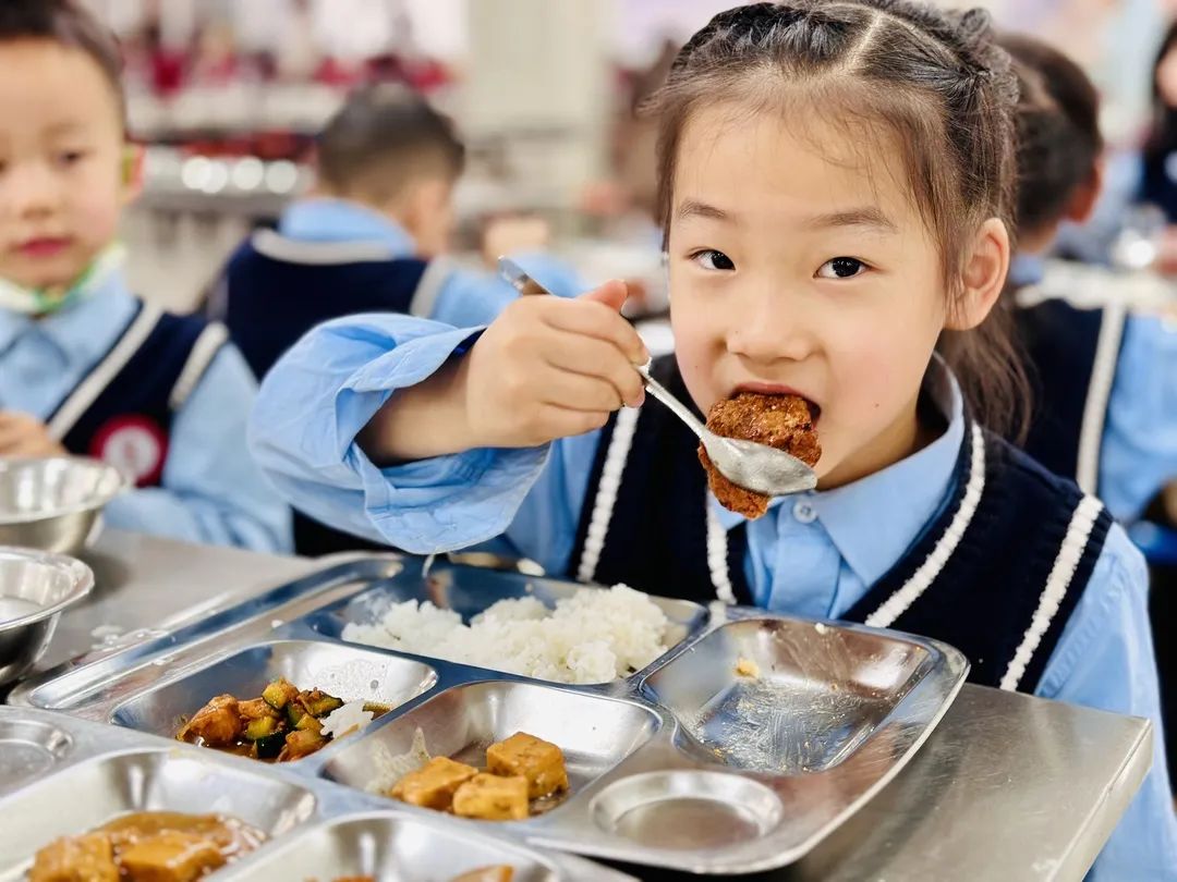 【預(yù)?美食】三餐四季 “食”光漫長(zhǎng) 專(zhuān)注營(yíng)養(yǎng)——石家莊私立一中附小預(yù)科部|每月食譜