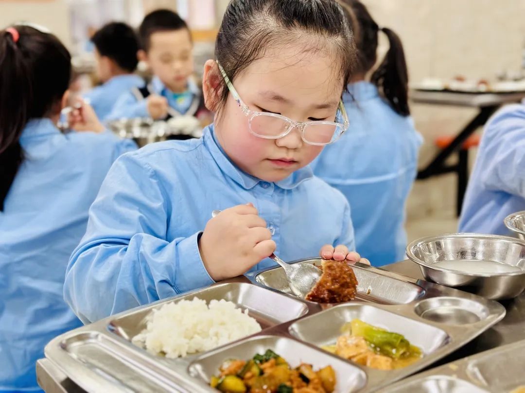 【預(yù)?美食】三餐四季 “食”光漫長(zhǎng) 專(zhuān)注營(yíng)養(yǎng)——石家莊私立一中附小預(yù)科部|每月食譜