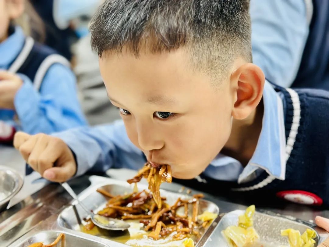 【預(yù)?美食】三餐四季 “食”光漫長(zhǎng) 專(zhuān)注營(yíng)養(yǎng)——石家莊私立一中附小預(yù)科部|每月食譜