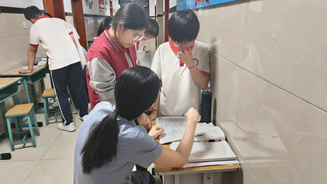 用愛堅(jiān)守 決勝中考丨初三師生中考備考紀(jì)實(shí)