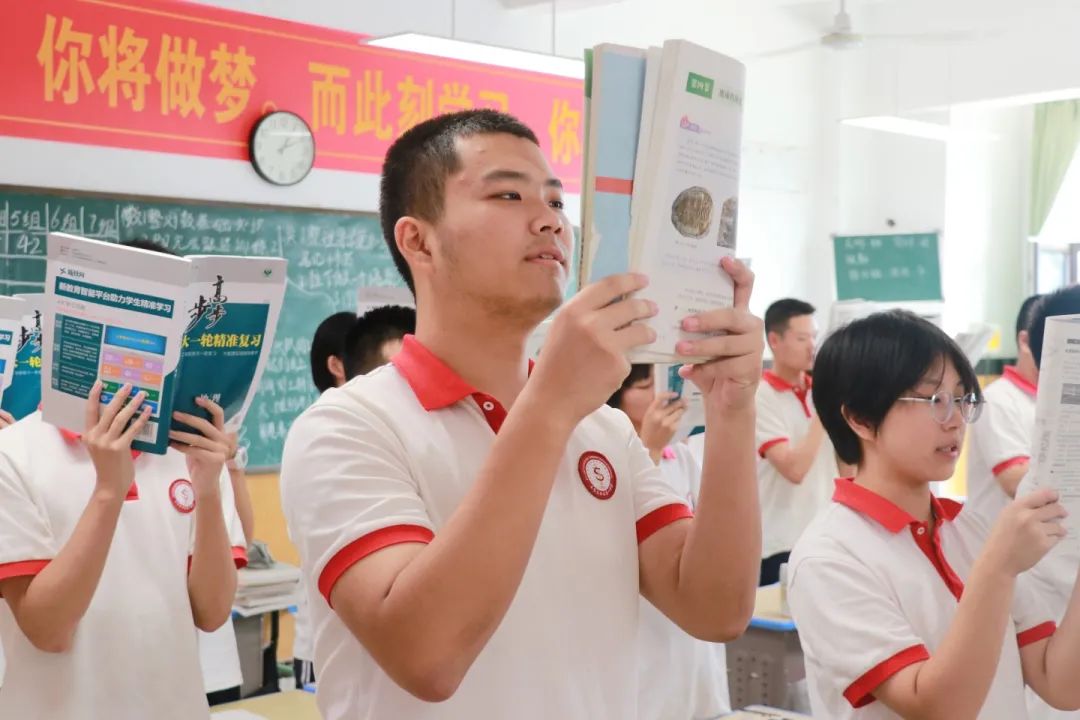 征程萬(wàn)里少年行 奮楫逐浪天地寬丨奮戰(zhàn)高三，我們來(lái)了！