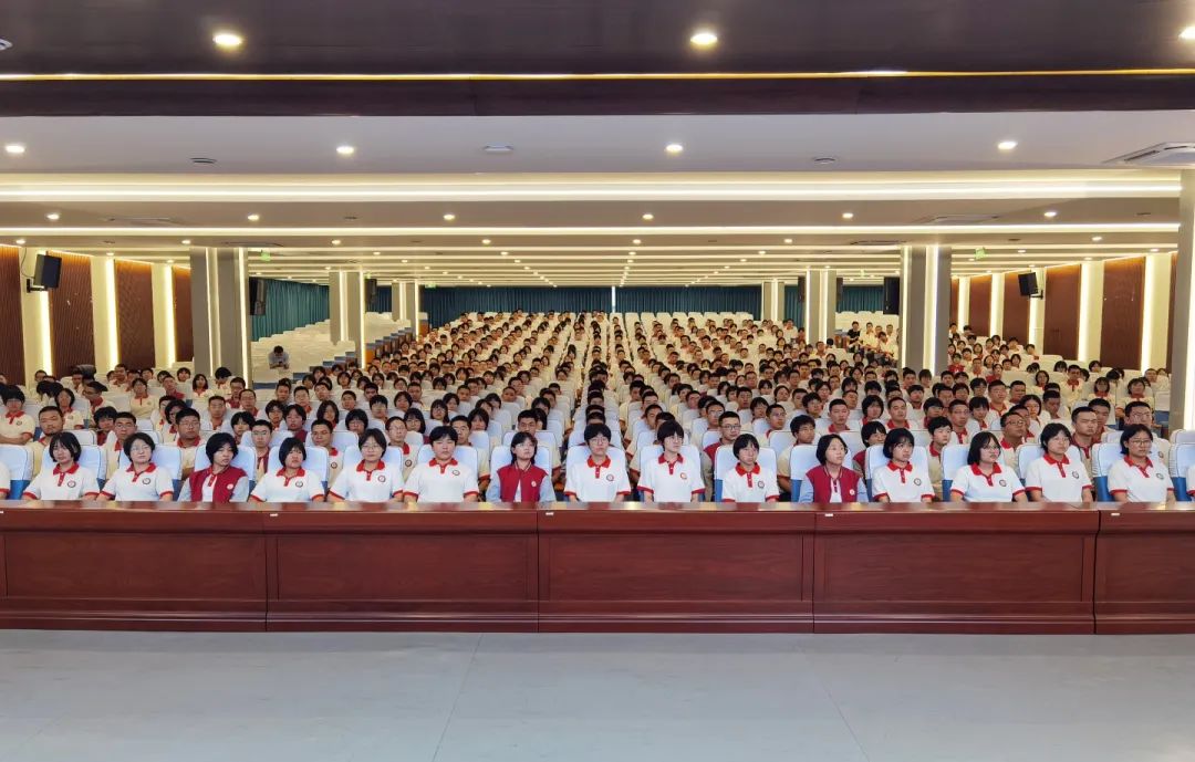 征程萬(wàn)里少年行 奮楫逐浪天地寬丨奮戰(zhàn)高三，我們來(lái)了！