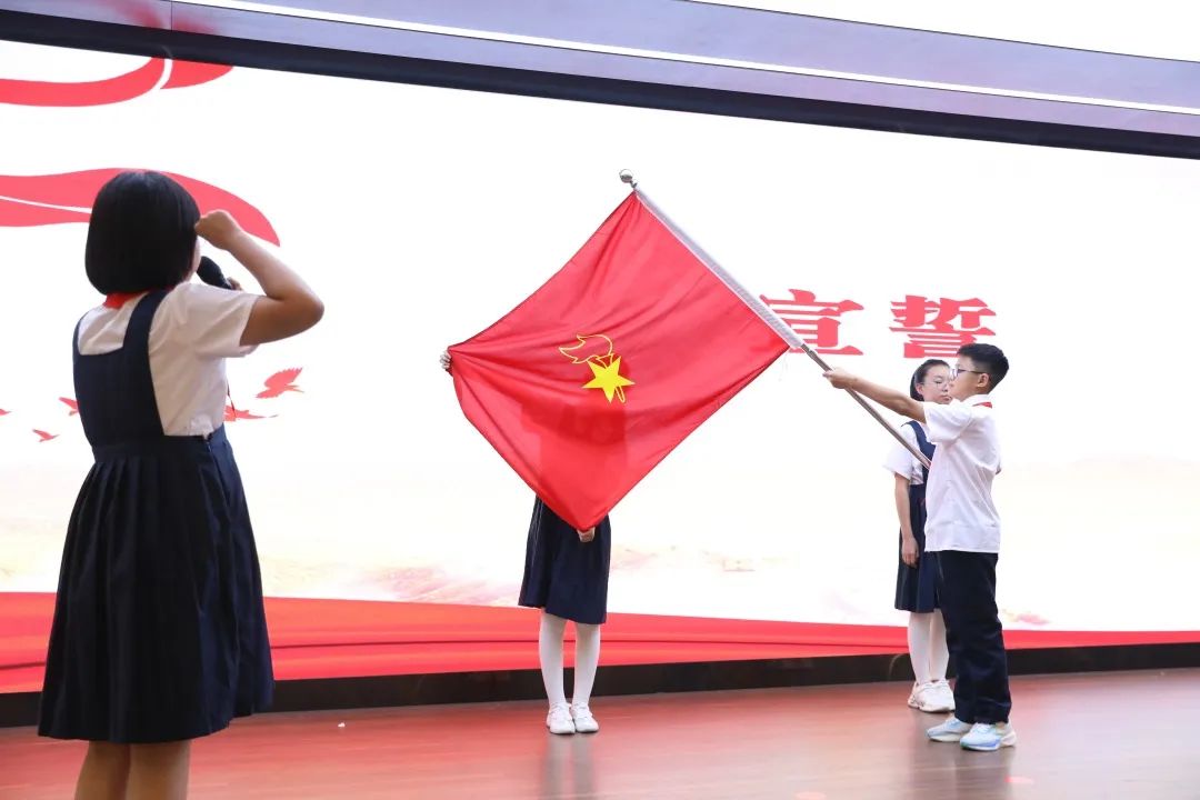 【立小?入隊禮】星火照耀思政路 少年堅定逐夢行｜二年級入隊儀式