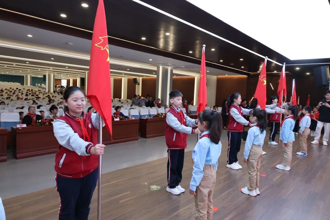 【立小?入隊禮】星火照耀思政路 少年堅定逐夢行｜二年級入隊儀式