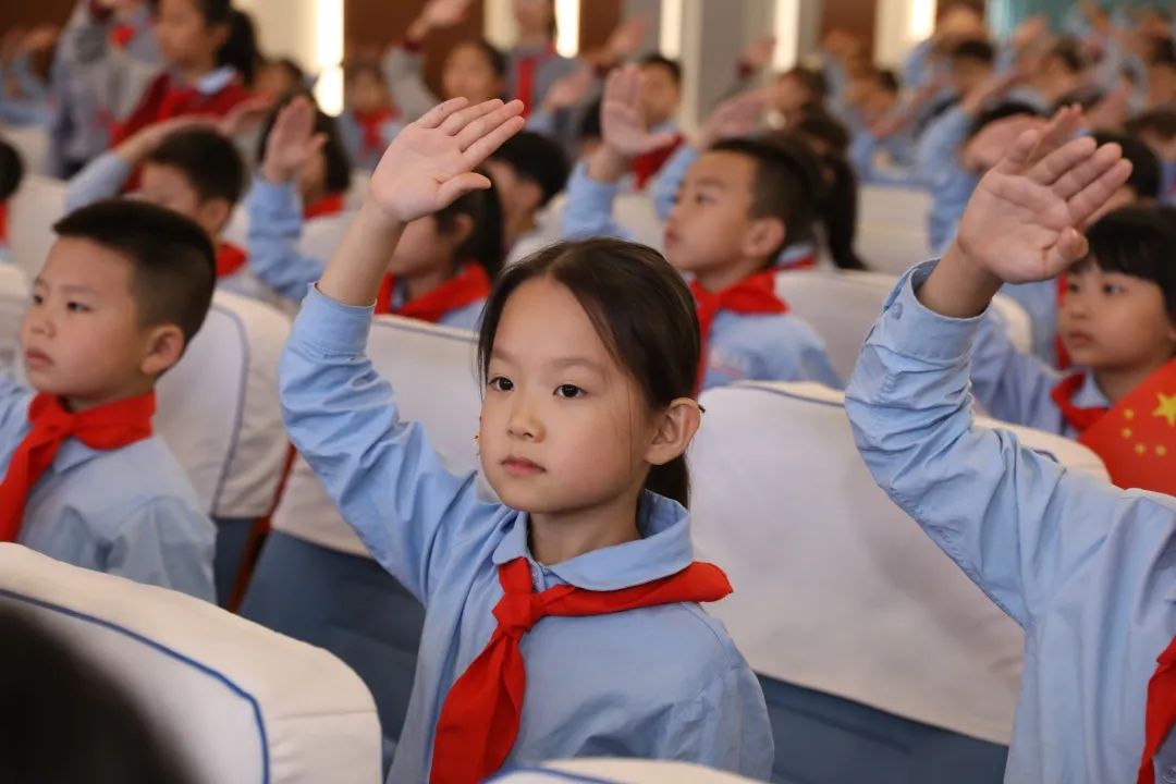 【立小?入隊禮】星火照耀思政路 少年堅定逐夢行｜二年級入隊儀式