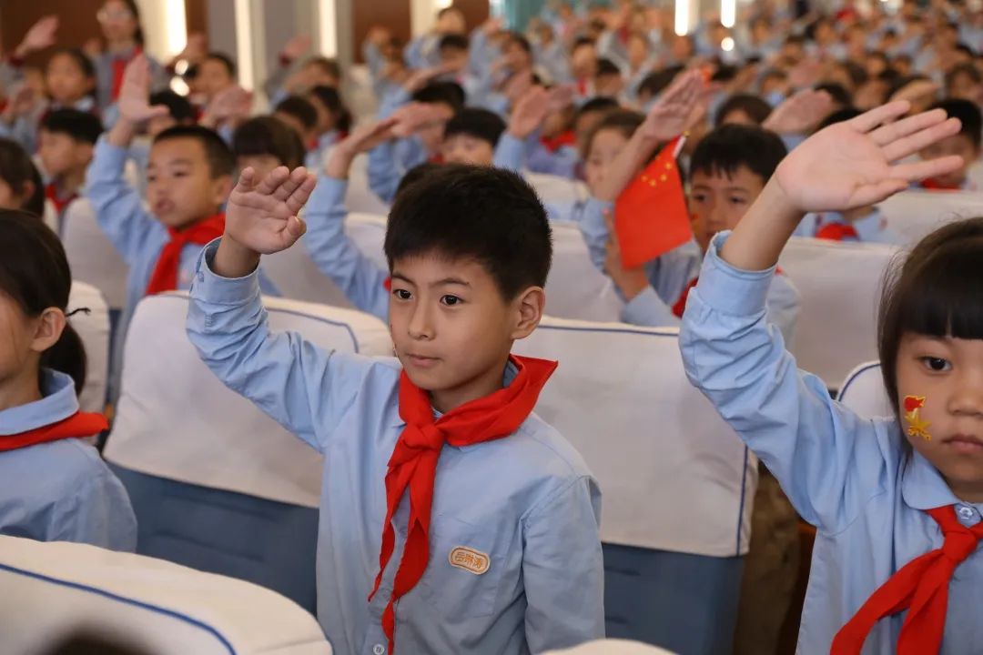 【立小?入隊禮】星火照耀思政路 少年堅定逐夢行｜二年級入隊儀式