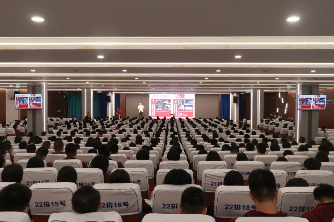 985、211名校面對(duì)面丨西安電子科技大學(xué)授予我?！皟?yōu)質(zhì)生源基地”牌