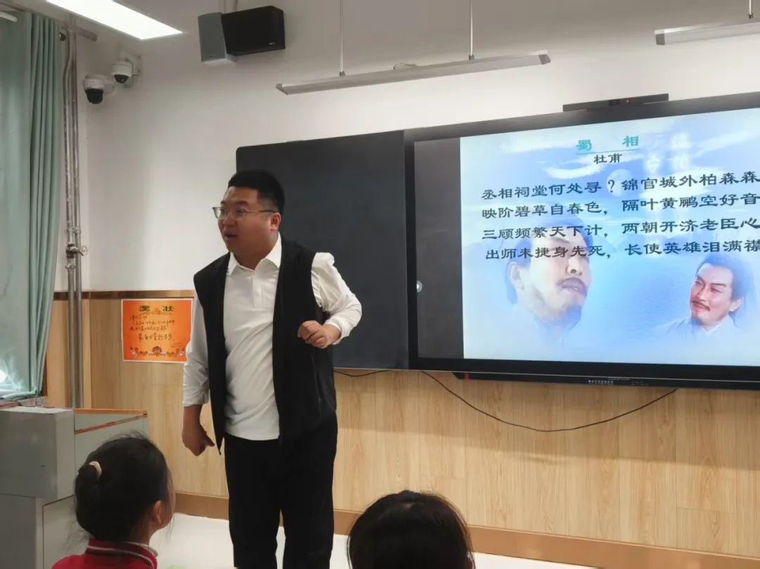 【立小 ? 閱讀節(jié)】從“大語文”到“新語文”，這所學(xué)校走到了前面 ｜語文開放周紀(jì)實