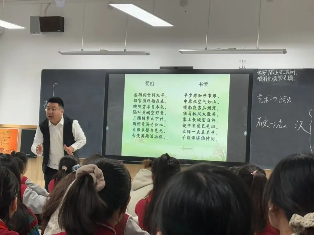 【立小 ? 閱讀節(jié)】從“大語文”到“新語文”，這所學(xué)校走到了前面 ｜語文開放周紀(jì)實