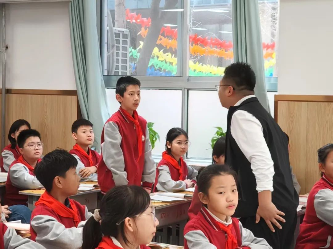 【立小 ? 閱讀節(jié)】從“大語文”到“新語文”，這所學(xué)校走到了前面 ｜語文開放周紀(jì)實