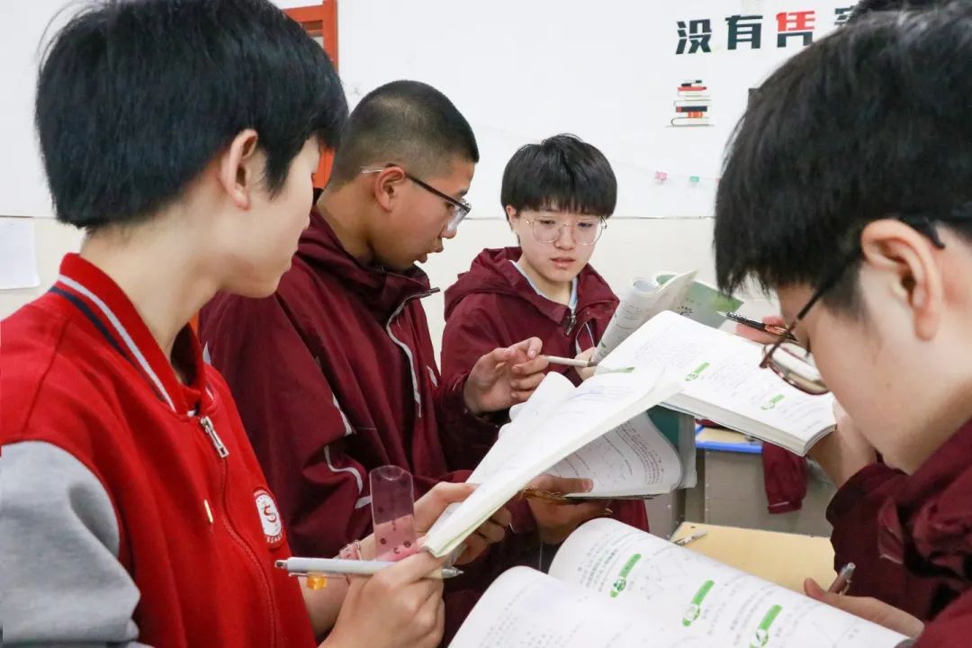 課堂隨拍丨那些閃耀的青春時(shí)光