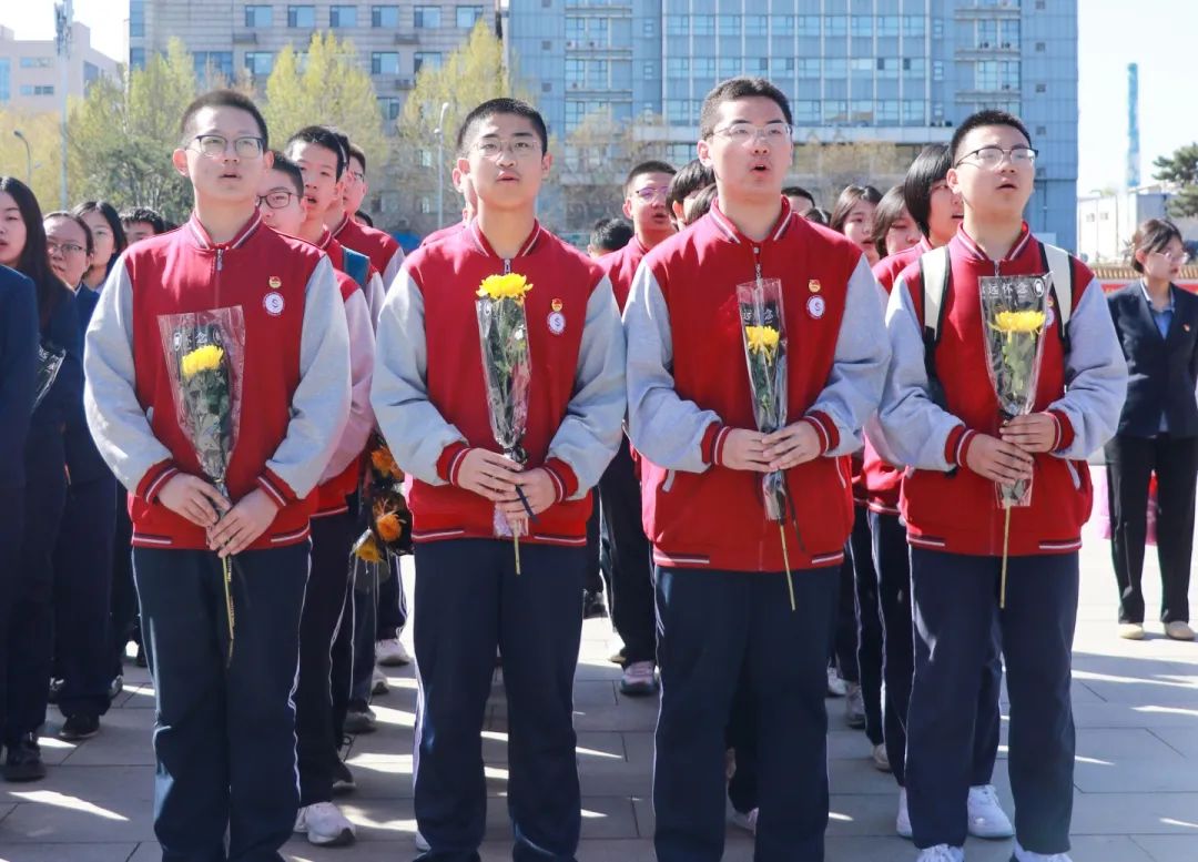 緬懷先烈志 共鑄中華魂丨私立一中開展清明祭掃活動