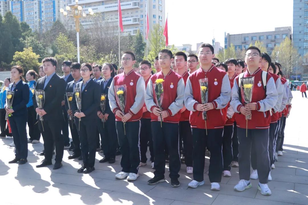 緬懷先烈志 共鑄中華魂丨私立一中開展清明祭掃活動