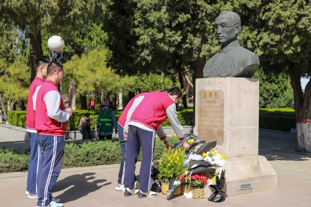 緬懷先烈志 共鑄中華魂丨私立一中開展清明祭掃活動