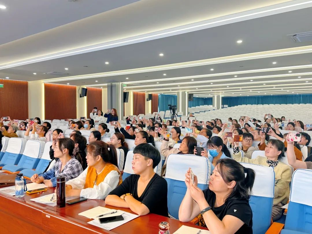 【立小 ? 研修】“名師課堂”2025年全國中小學觀摩課語文專場在我校華彩綻放