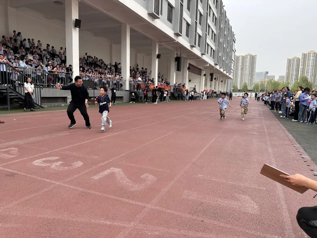 【立小 ? 體育節(jié)】酷跑賽道已開啟！誰將成為體育節(jié)“追風(fēng)王”｜第四屆陽光體育節(jié)