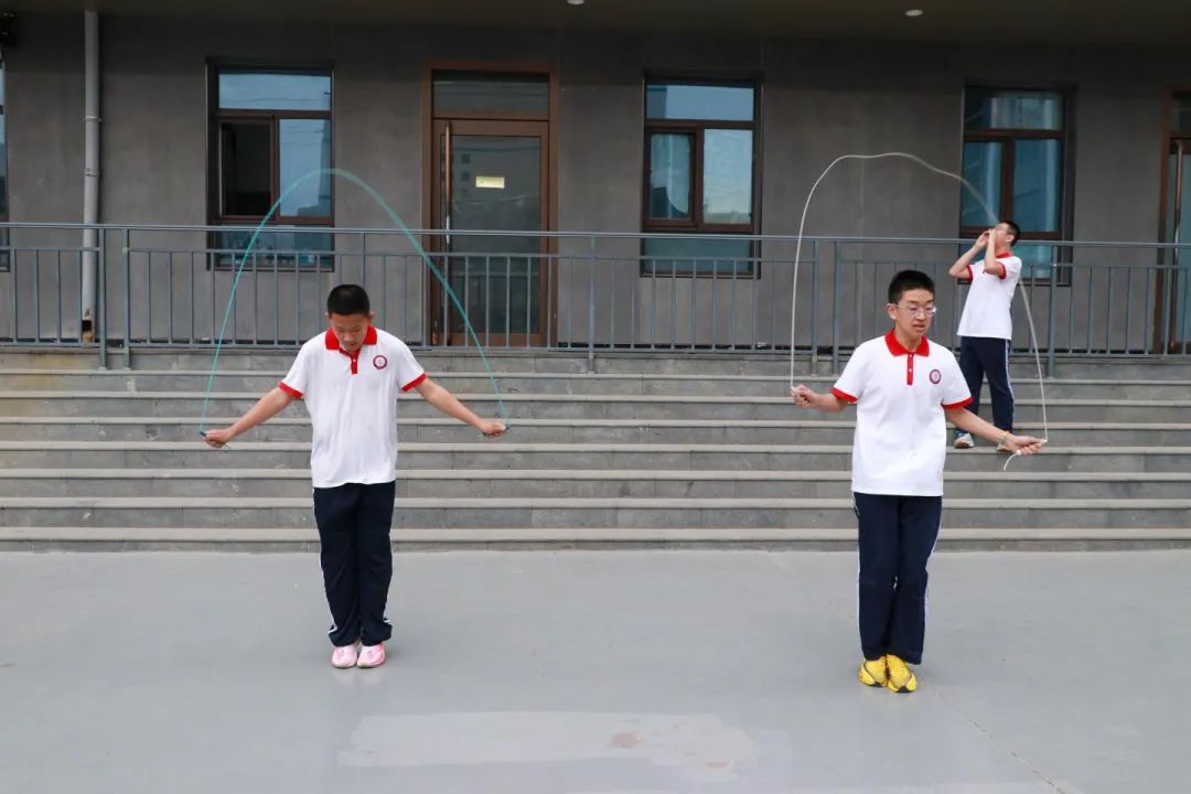 “跳”躍夢(mèng)想 “繩”彩飛揚(yáng)丨我校初一年級(jí)跳繩比賽圓滿收官