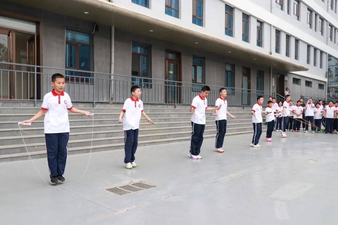 “跳”躍夢(mèng)想 “繩”彩飛揚(yáng)丨我校初一年級(jí)跳繩比賽圓滿收官