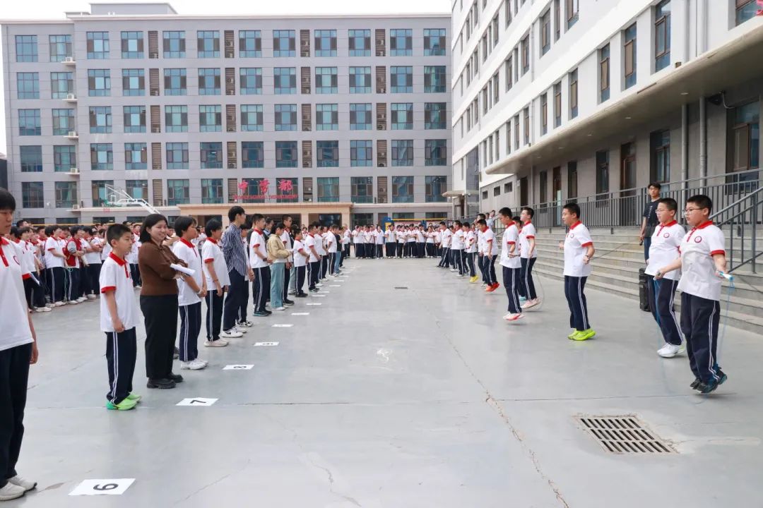 “跳”躍夢(mèng)想 “繩”彩飛揚(yáng)丨我校初一年級(jí)跳繩比賽圓滿收官
