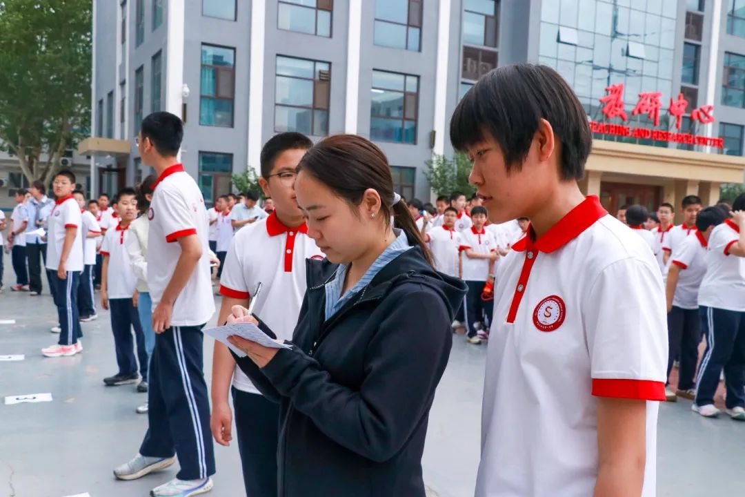 “跳”躍夢(mèng)想 “繩”彩飛揚(yáng)丨我校初一年級(jí)跳繩比賽圓滿收官