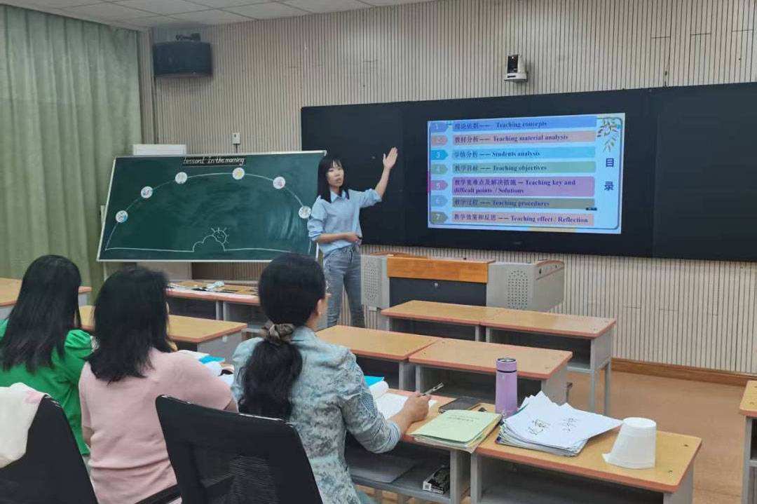 【立小 ? 教學】雙語辯課展英姿 筆繪丹青共爭輝｜區(qū)教師素質賽活動紀實〈二〉