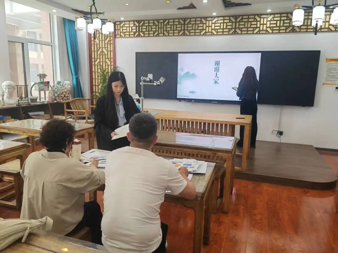 【立小 ? 教學】雙語辯課展英姿 筆繪丹青共爭輝｜區(qū)教師素質賽活動紀實〈二〉